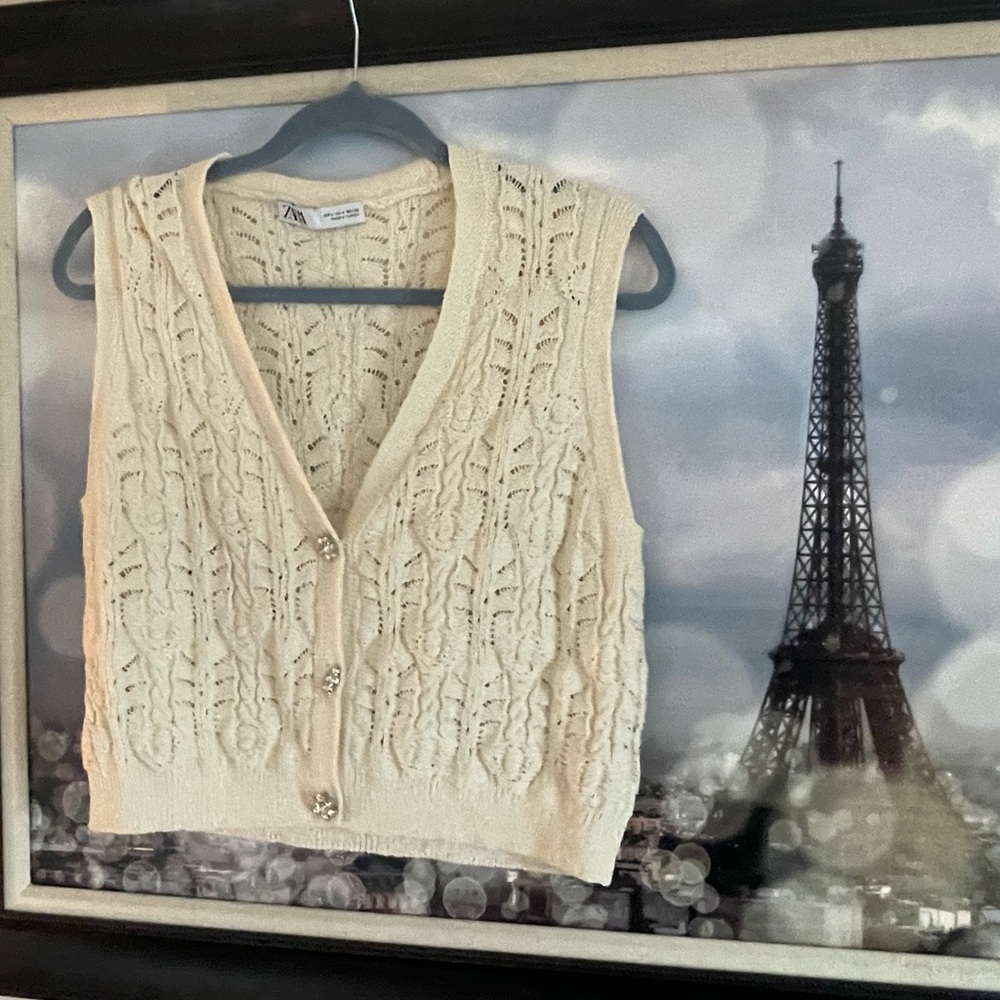 Zara ivory sweater vest with rhinestone buttons size small No tags never worn